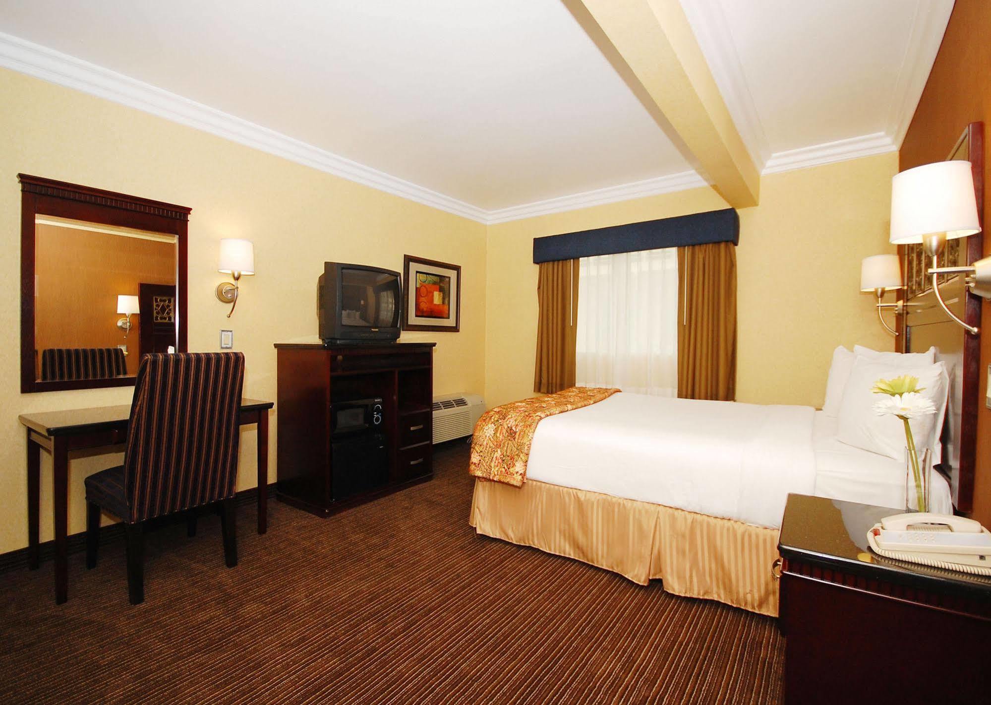 Inn At 50 - Long Beach Convention Center Экстерьер фото
